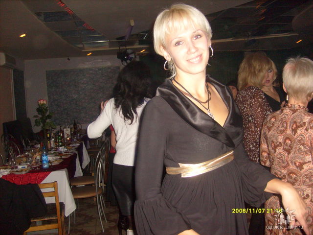 �����